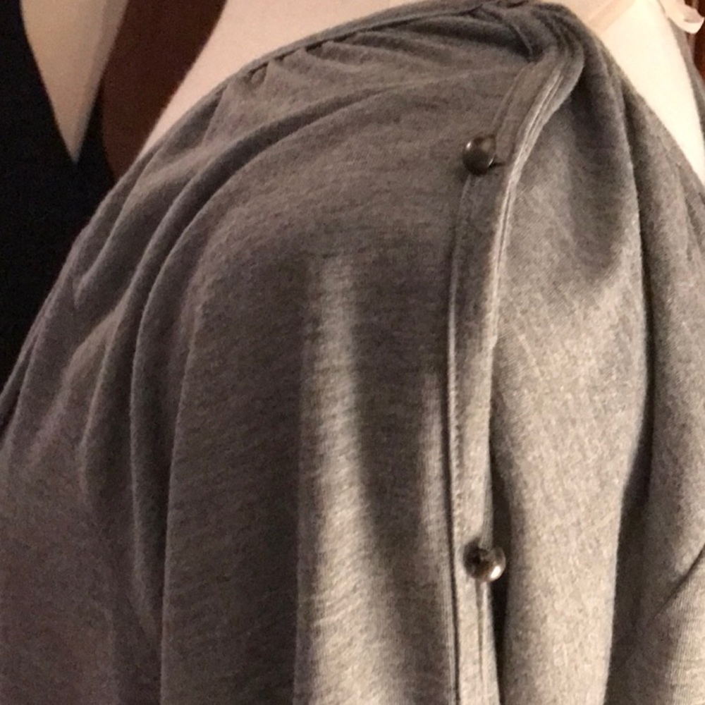 Blouse - Picture 2 of 3